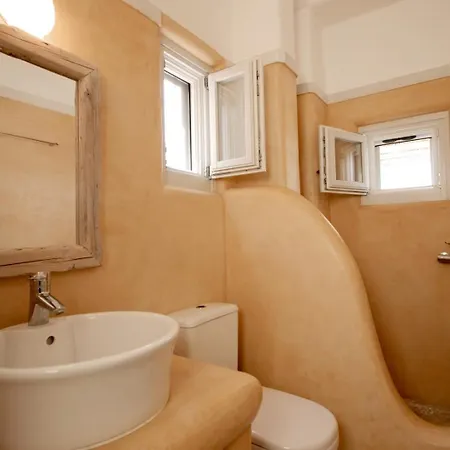 Golden House Hriszí Aktí